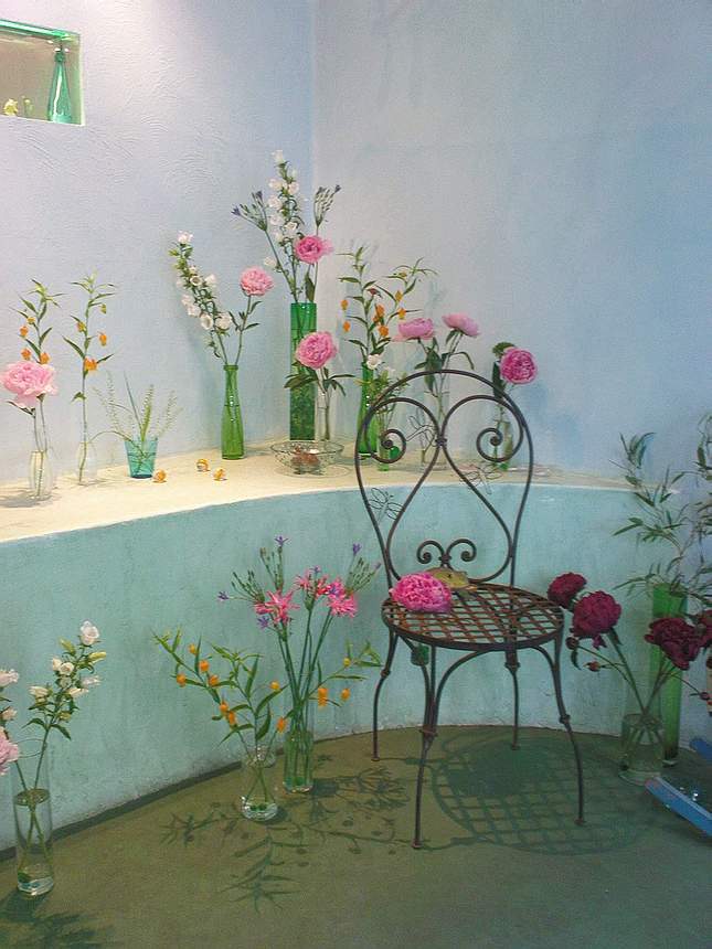  
  
 Pfingstrosen, Marienglockenblumen: Blumen wie auf Gem�lden von Botticelli!
 
 